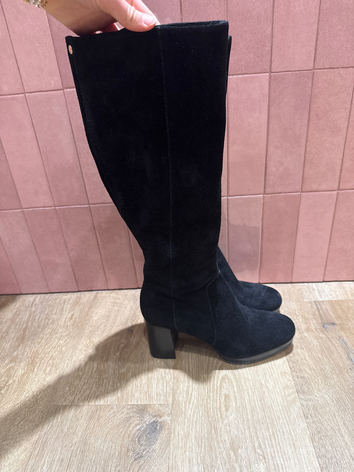 Bottes Cosmo Paris noires daim T.39