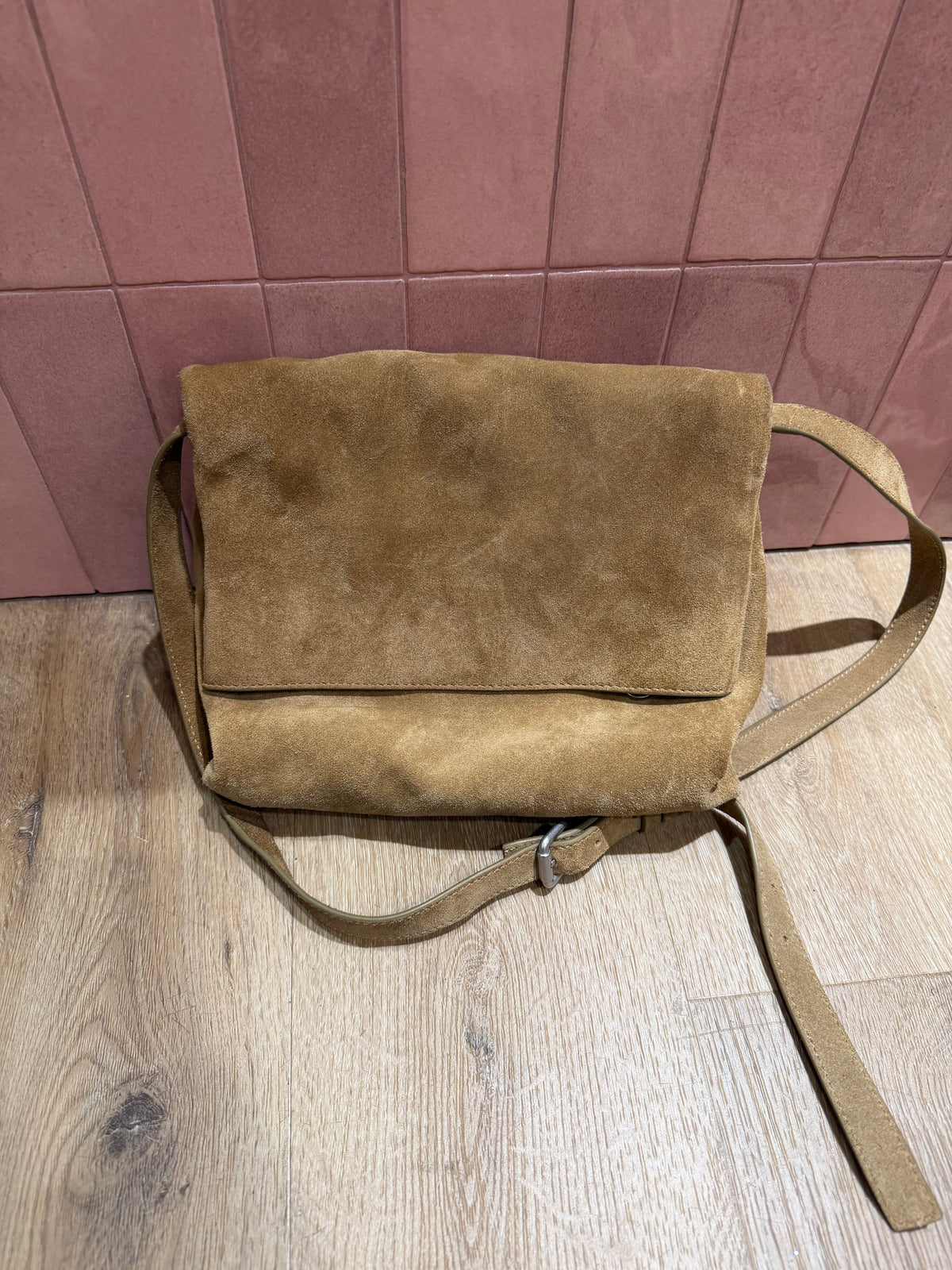 Sac bandoulière en daim beige ikks 23/10