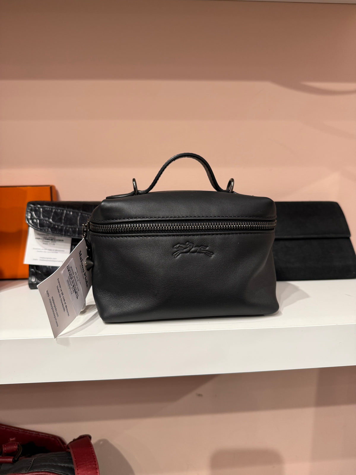 grande pochette noir longchamp doublure grise cuir