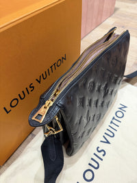 Louis Vuitton sac Coussin PM noir 09/10