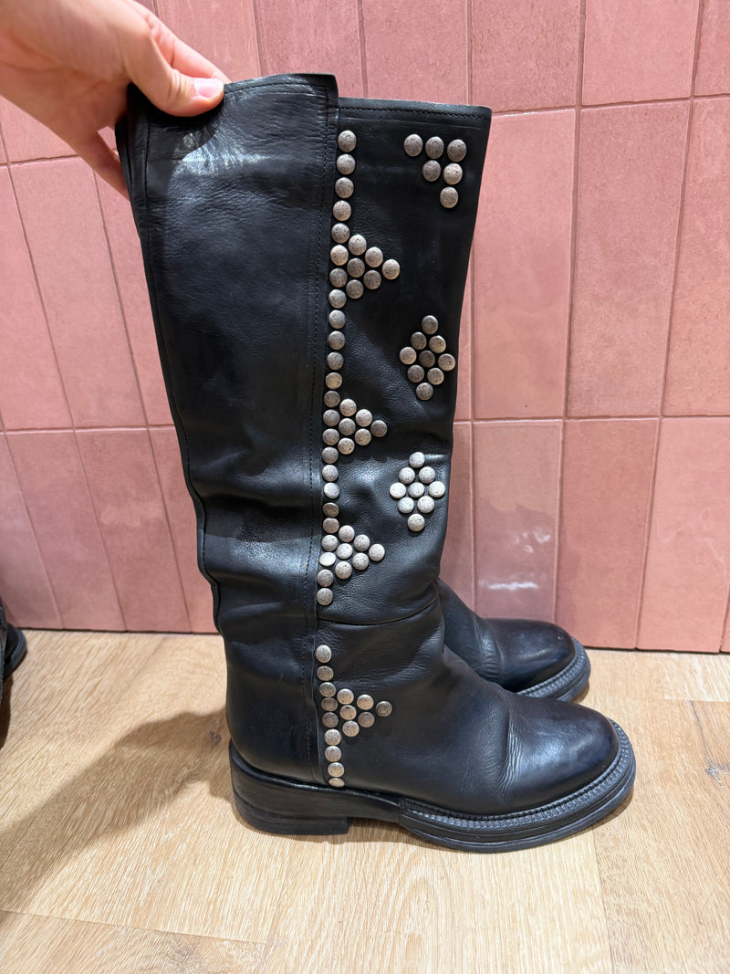 Bottes noires à clous en cuir lisse Semerdjian T.37 27/08
