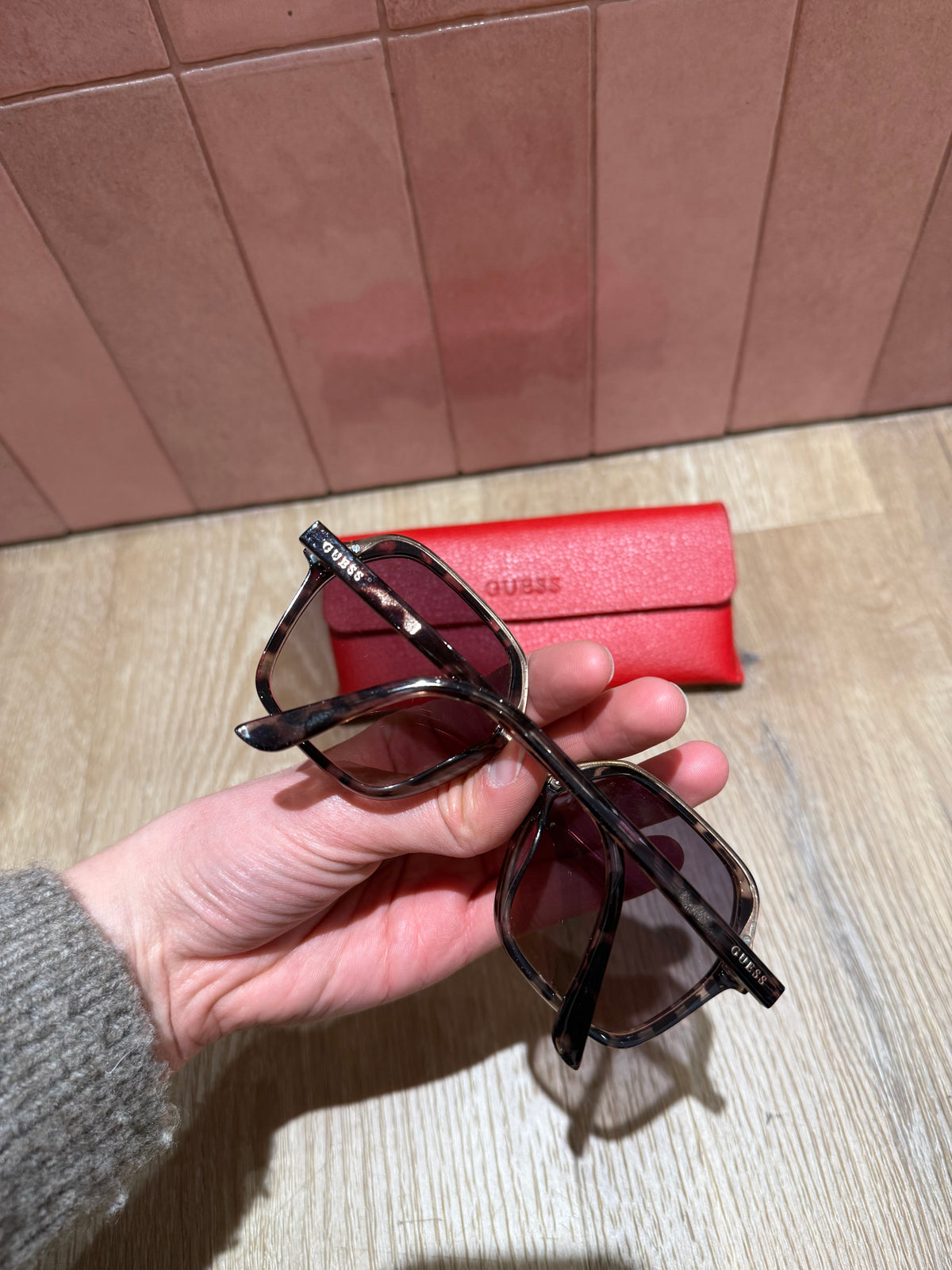 Lunettes de soleil Guess