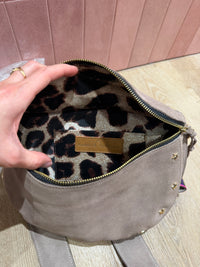 Sac taupe en daim Isabelle Farrugia 16/10