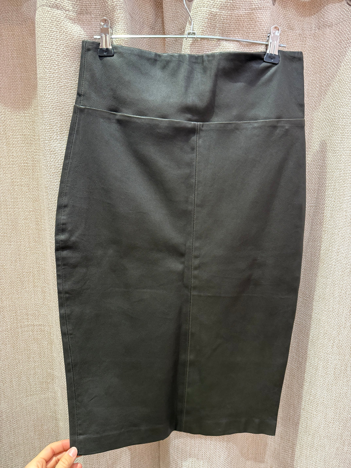 Jupe en cuir (Atelier Vassal) — T.34