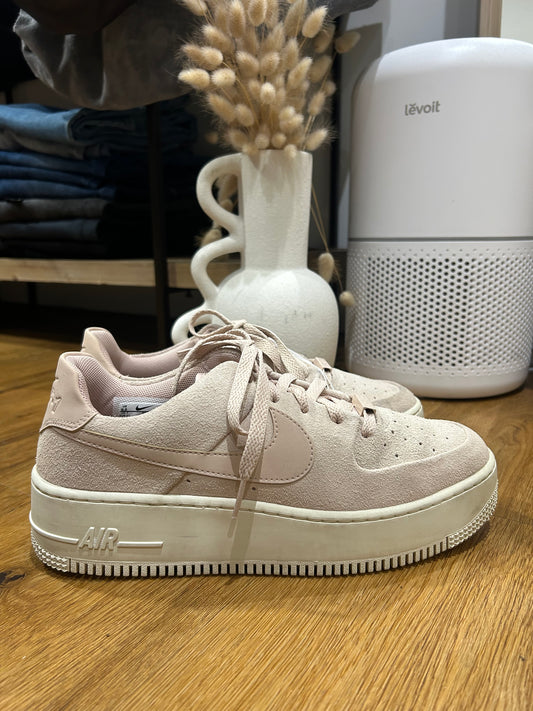 Baskets Nike Air force 1 Taille 41