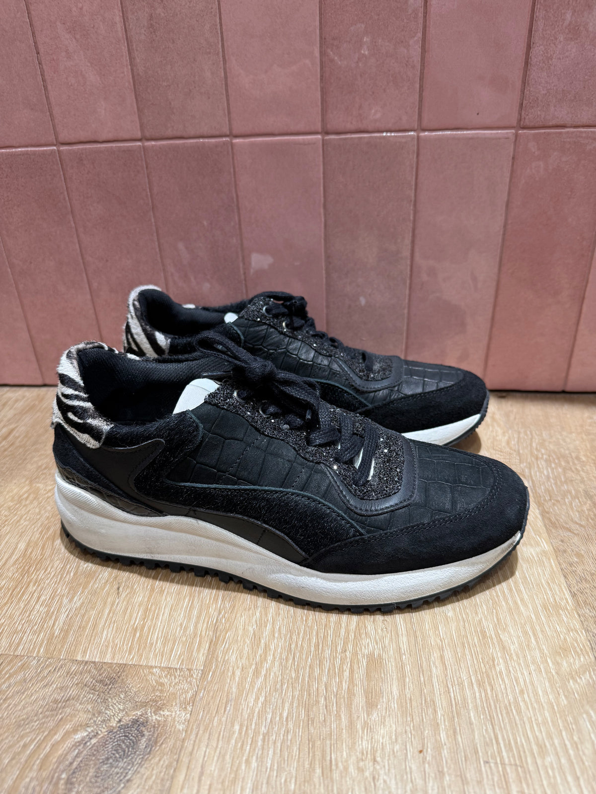 Baskets Noires brillantes IKKS T.39