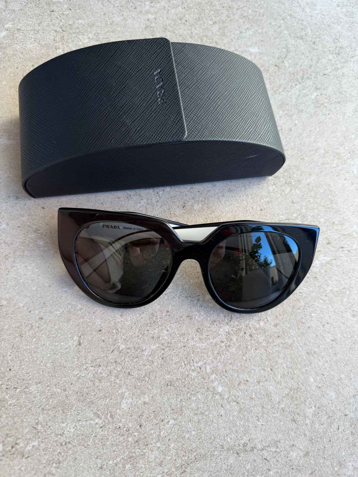 Lunettes Prada blanches neuves 24/07
