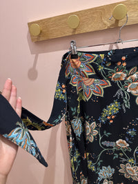 La Fee Maraboutee Jupe longue midi Noir et fleurs bleu T.38