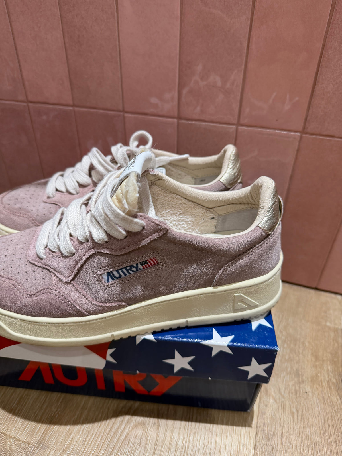 Baskets violettes Autry 08/10