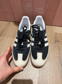 Baskets noires et beiges Adidas Samba T.40 14/10