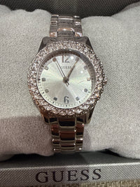 Montre Guess argentée 20/06