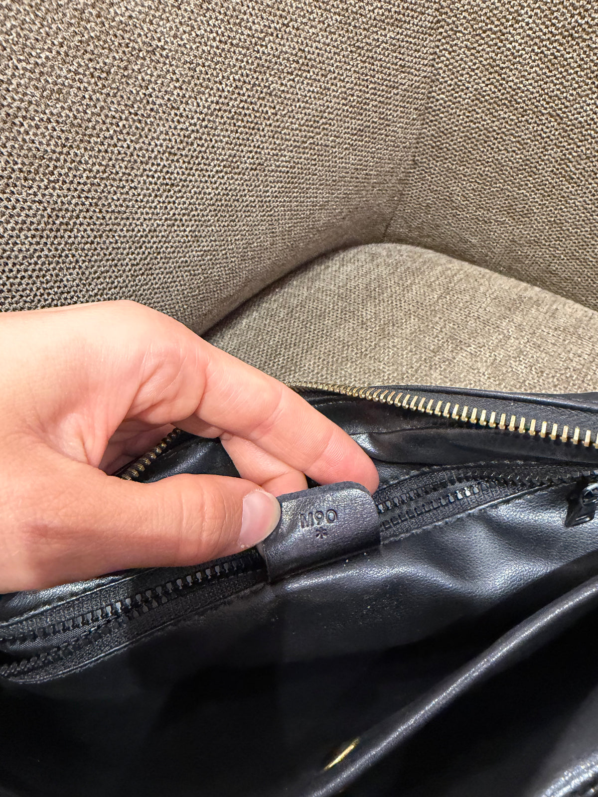 Pochette noire en cuir Céline 18/09