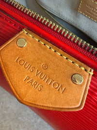 Louis Vuitton cuir Épi rouge doc MM