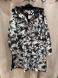 Manteau noir et blanc motif feuille T.L