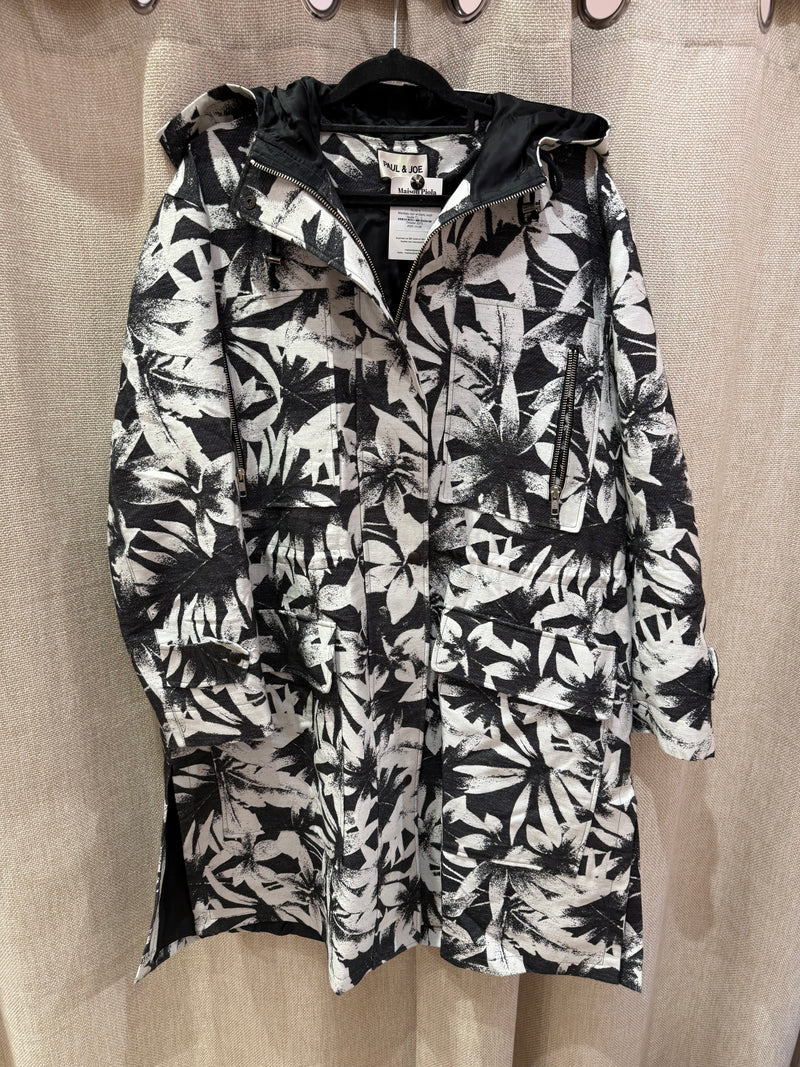 Manteau noir et blanc motif feuille T.L