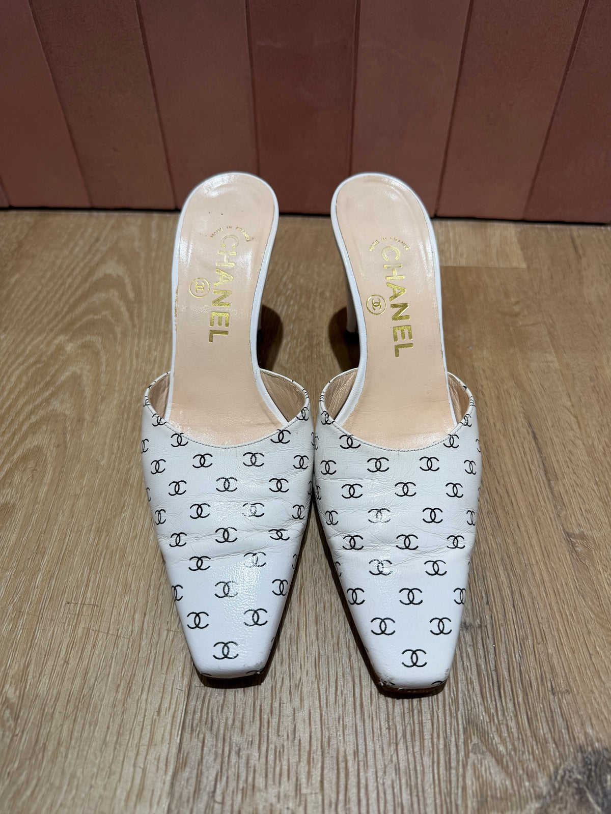 Mules blanches avec logo Chanel - T.36 1/2 13/09