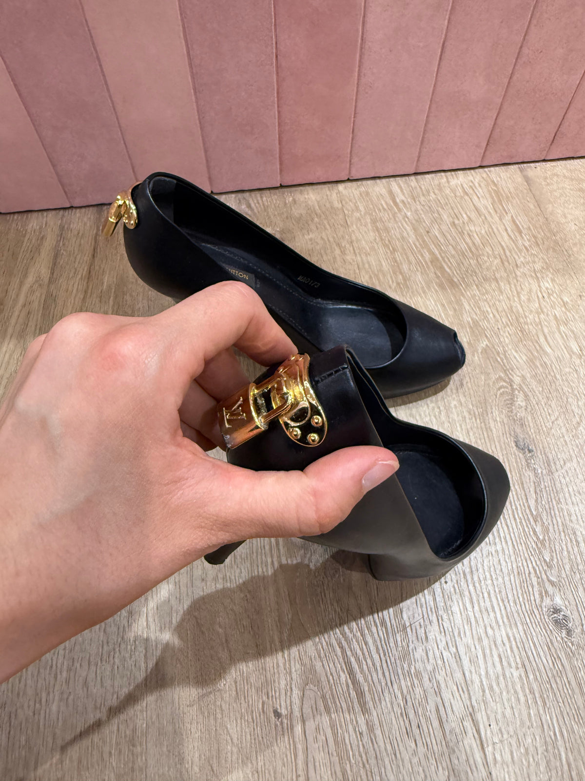 Escarpins Louis Vuitton noir T.39 20/07