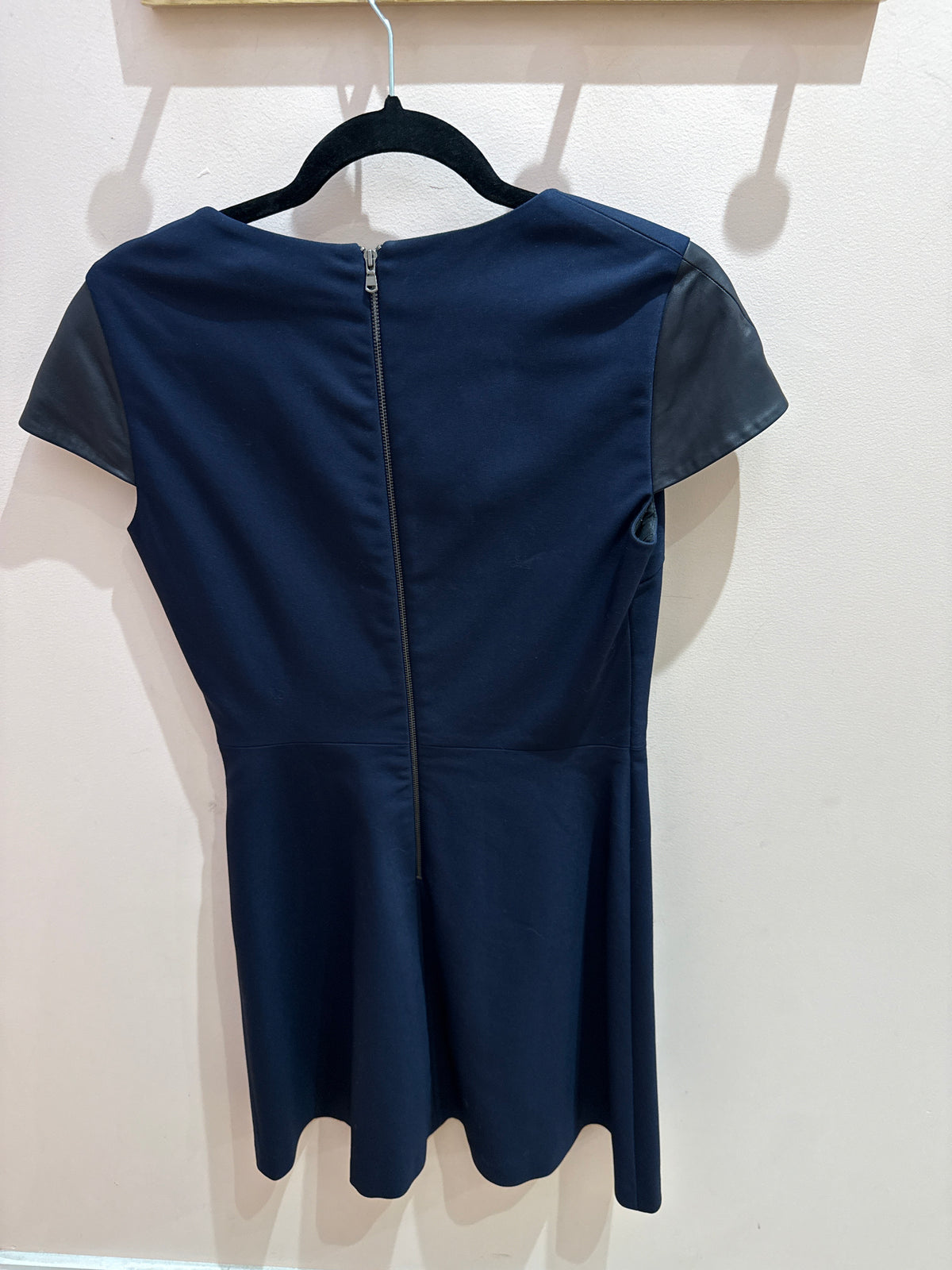 Robe bleu marine détails cuir Zapa