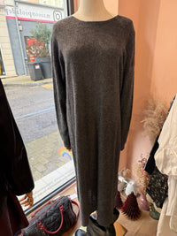 Robe longue en laine pomandere T.38 65% laine