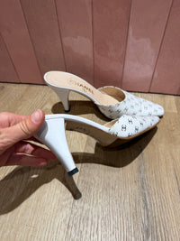 Mules blanches avec logo Chanel - T.36 1/2 13/09