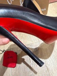 Escarpins noirs Louboutin T.37 29/09