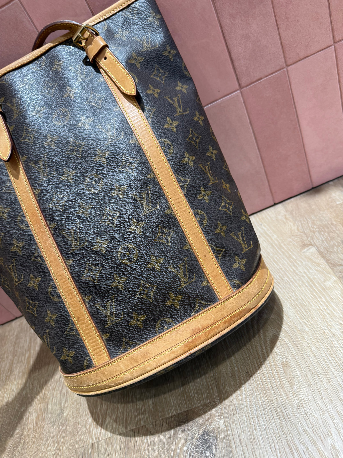 Louis Vuitton bucket sac