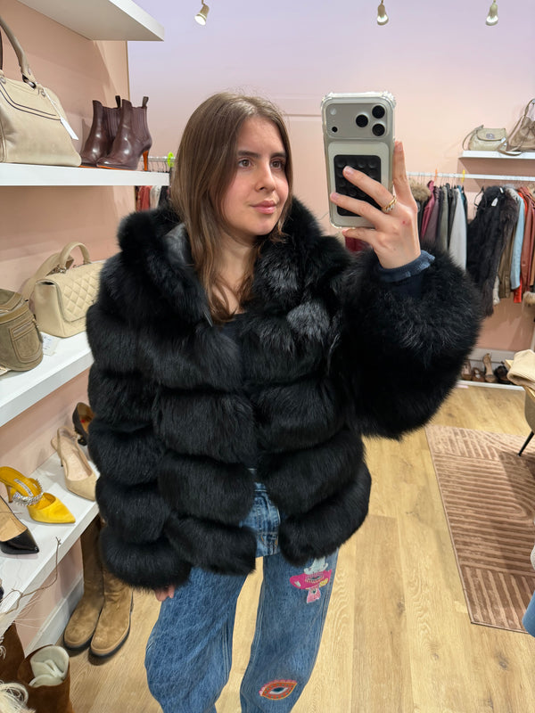Veste noire en fourrure de renard - T.M 19/09