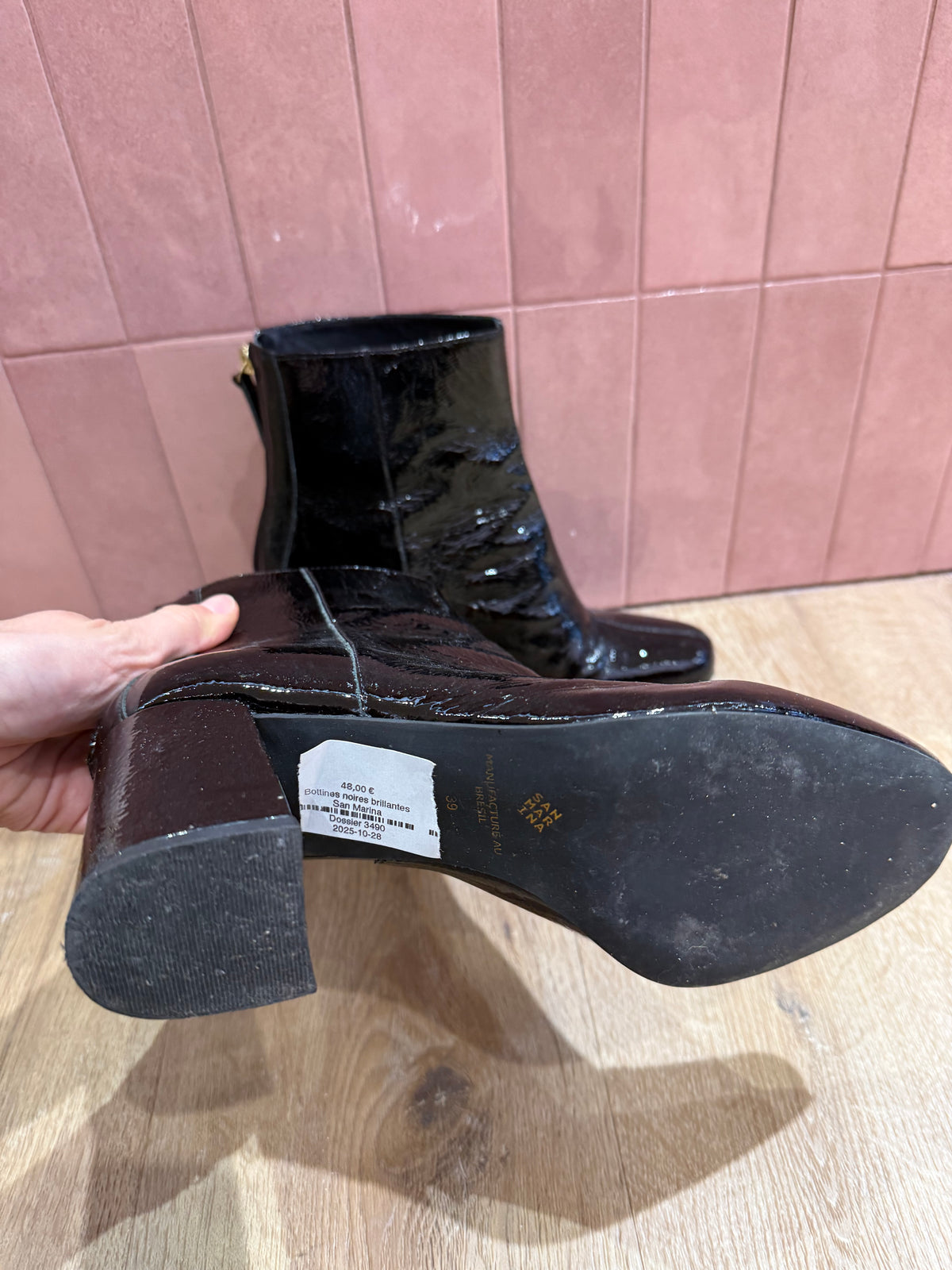 Bottines noires brillantes San Marina T.39