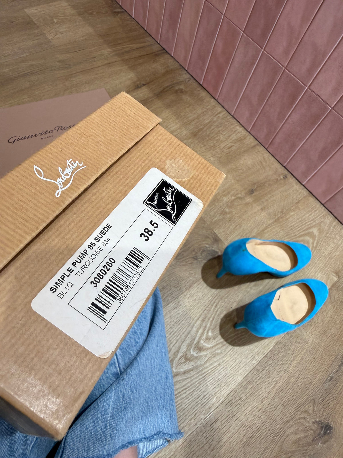 Escarpins Louboutin T.38,5 vente privée