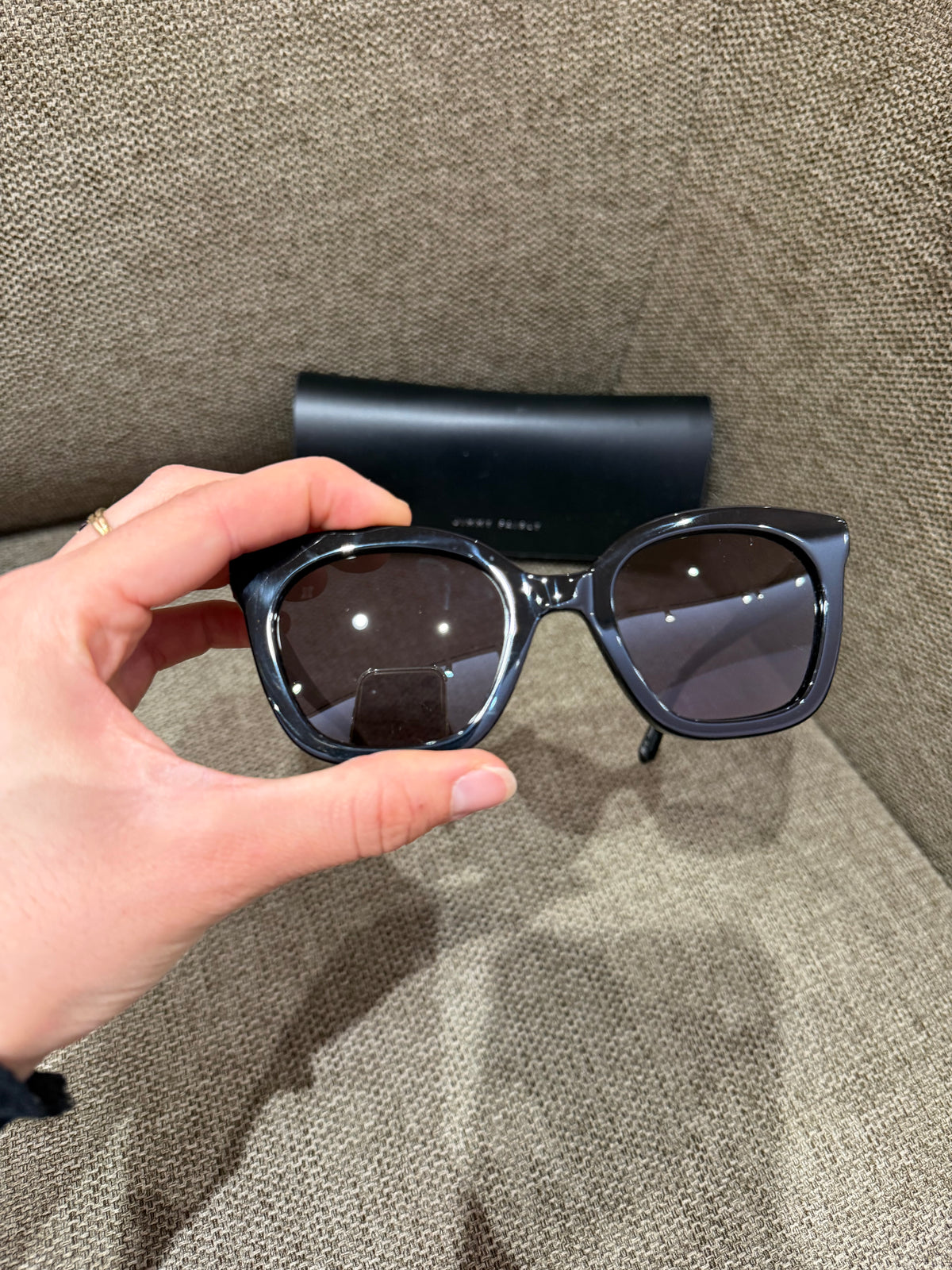 Lunettes noires — Jimmy Fairly 21/10