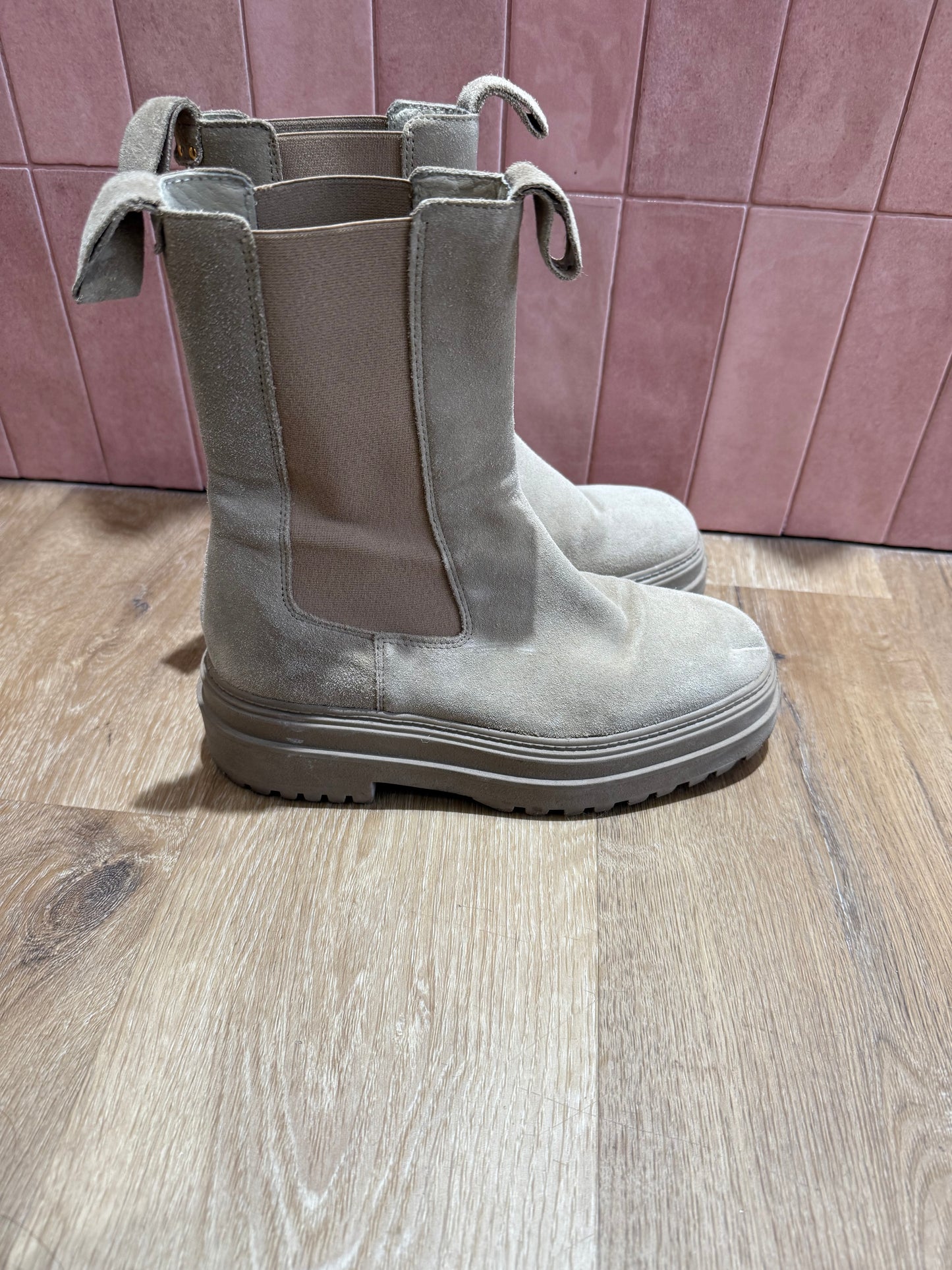 Bottines Beige daim Sacha 38