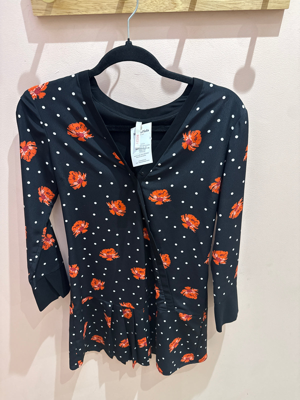 I.Code Robe noire et points blancs T.36