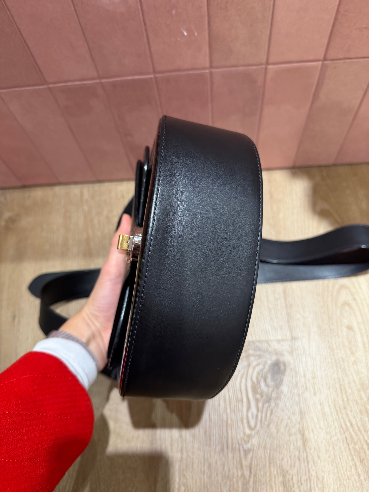 Sac bandoulière noir croco brillant Lancel 20/10