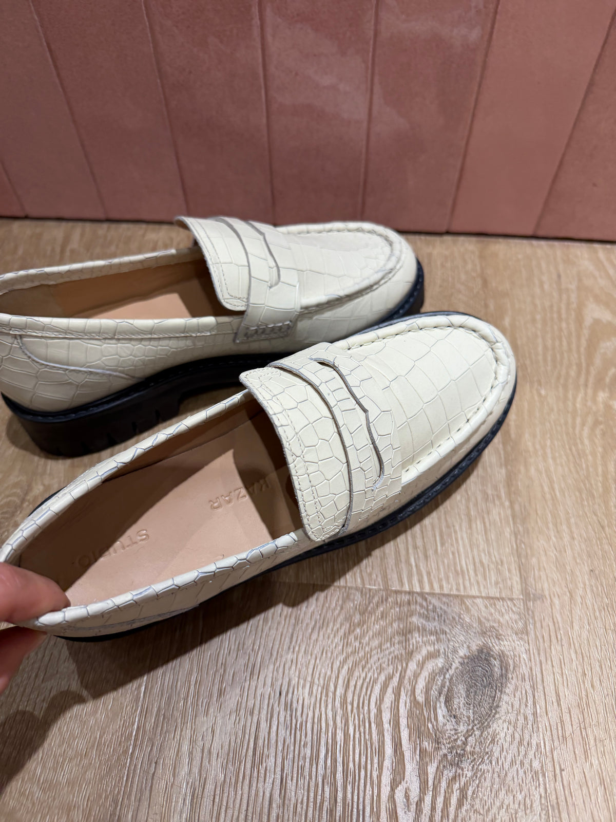 Mocassins blancs Kazar Studio T.38 11/10