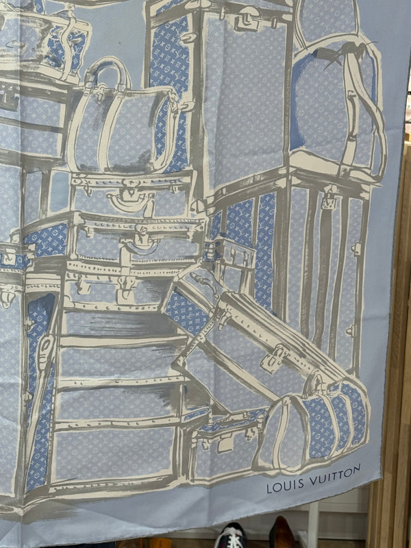 Foulard en soie Louis Vuitton + boîte vente privée