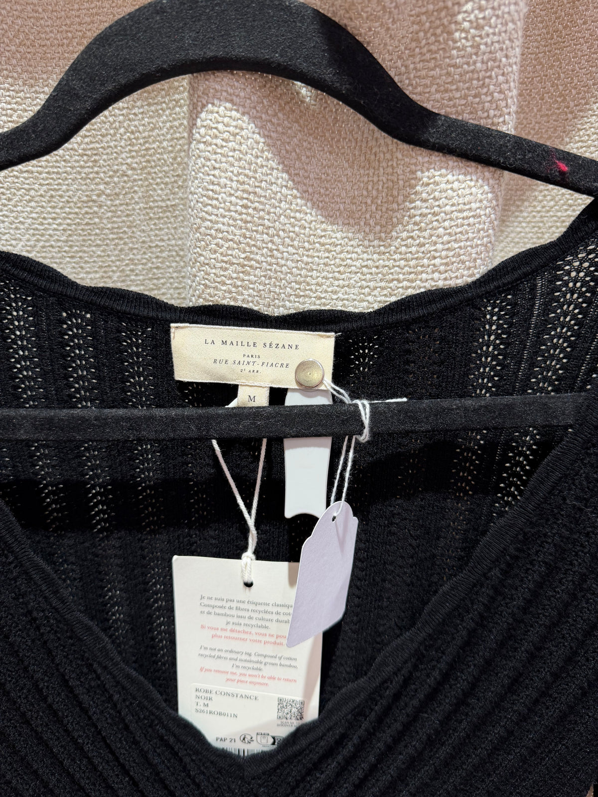 Robe pull noire col V Sézane T.M