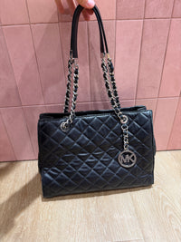 Sac noir matelassé Michael Kors 10/10