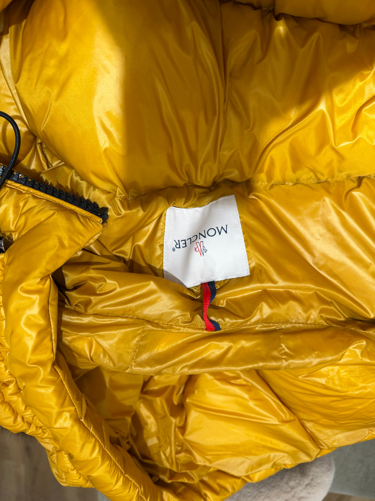 Doudoune jaune Moncler neuve T.M 16/10
