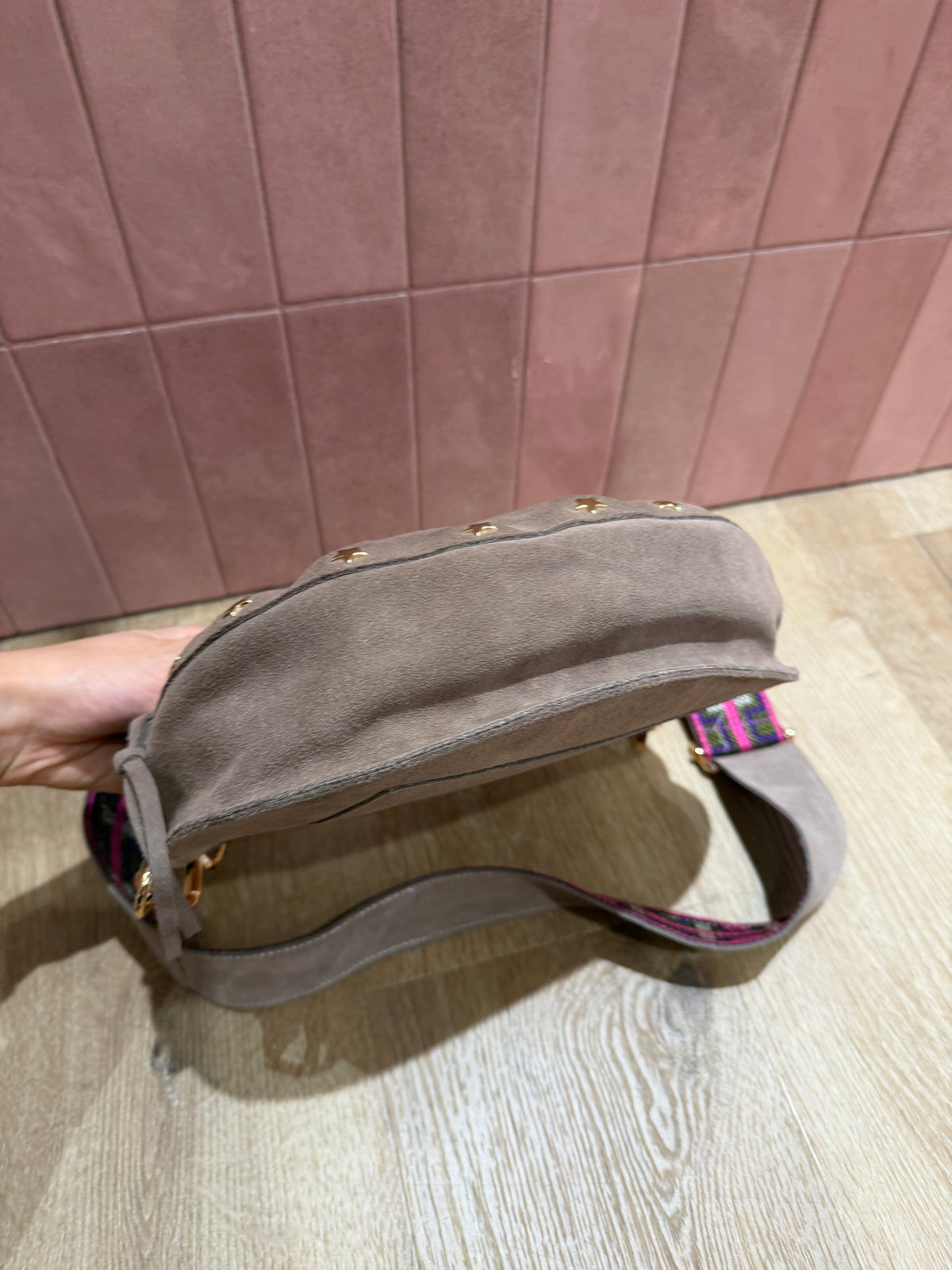 Sac taupe en daim Isabelle Farrugia 16/10