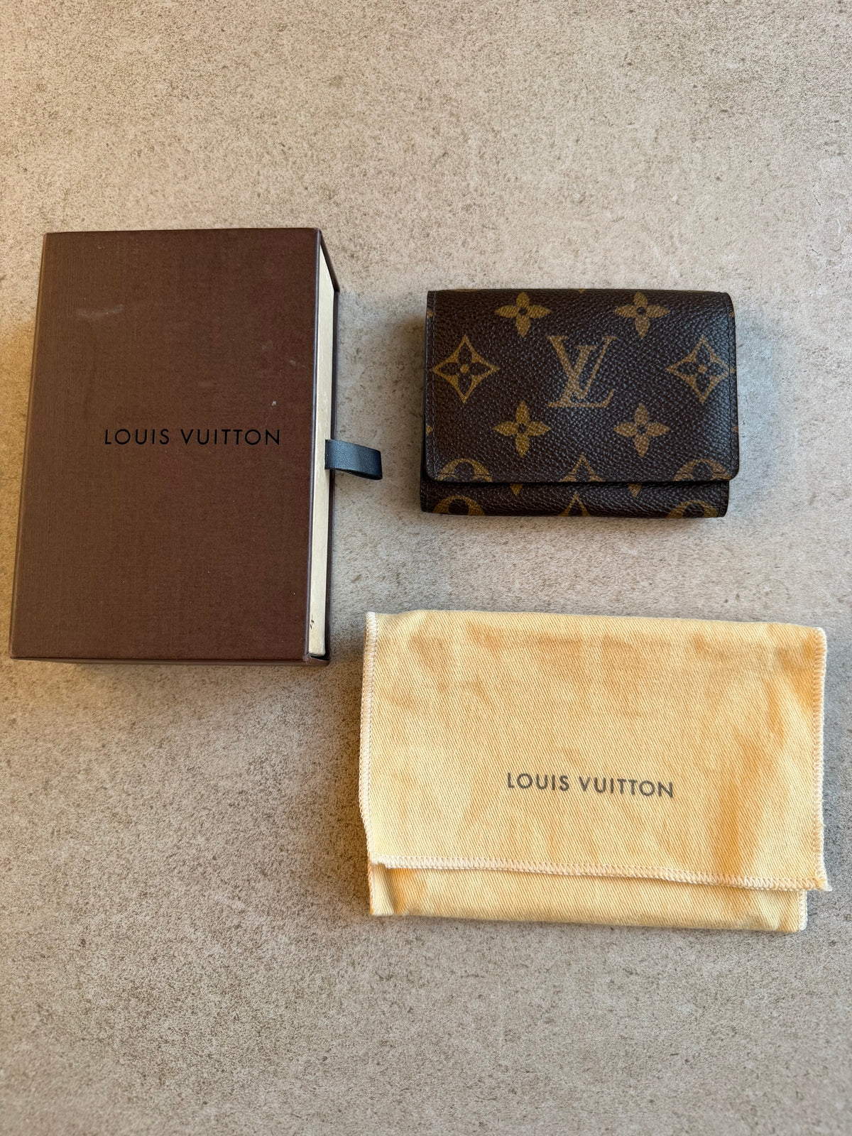 Porte-cartes Louis Vuitton 13/08