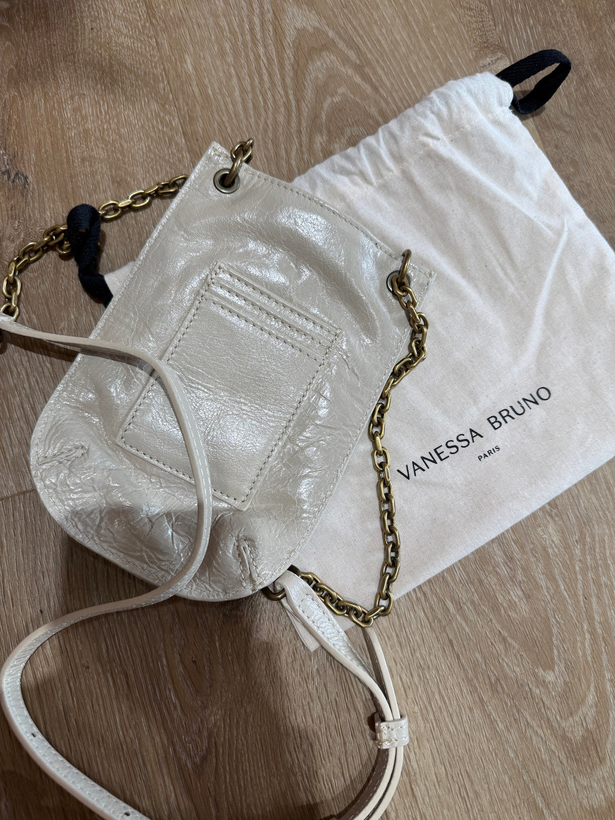 Pochette téléphone cuir blanc cassé  Vanessa Bruno 24/06