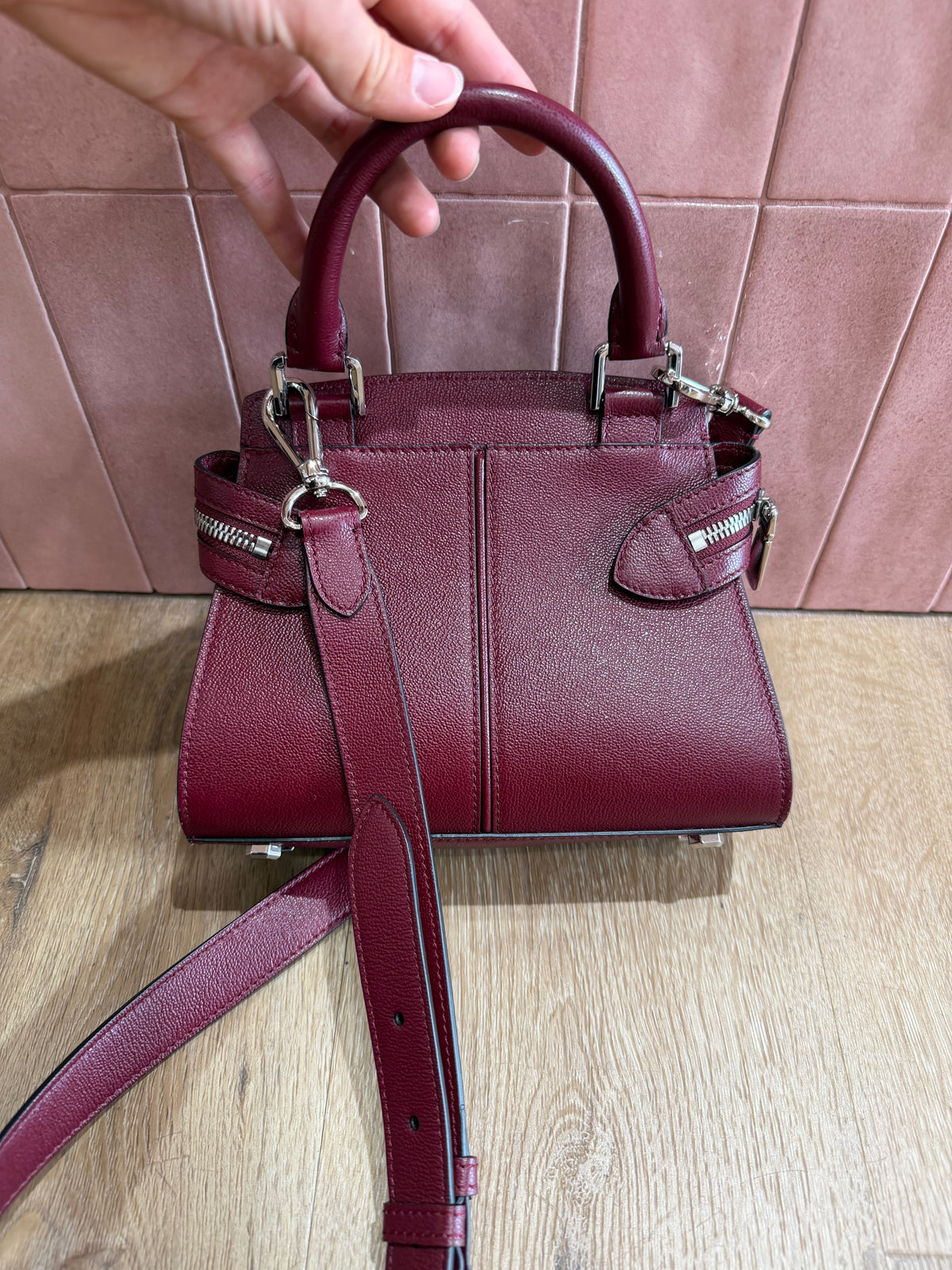 Petit sac bordeaux en cuir lancel 27/08