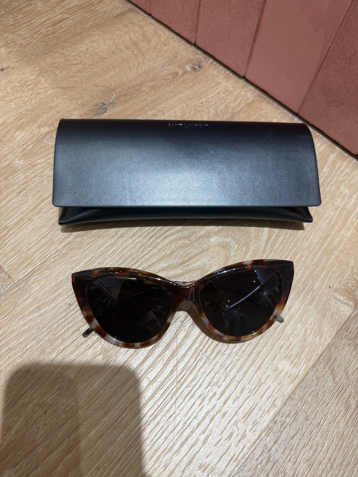 Lunettes marron saint Laurent 01/06