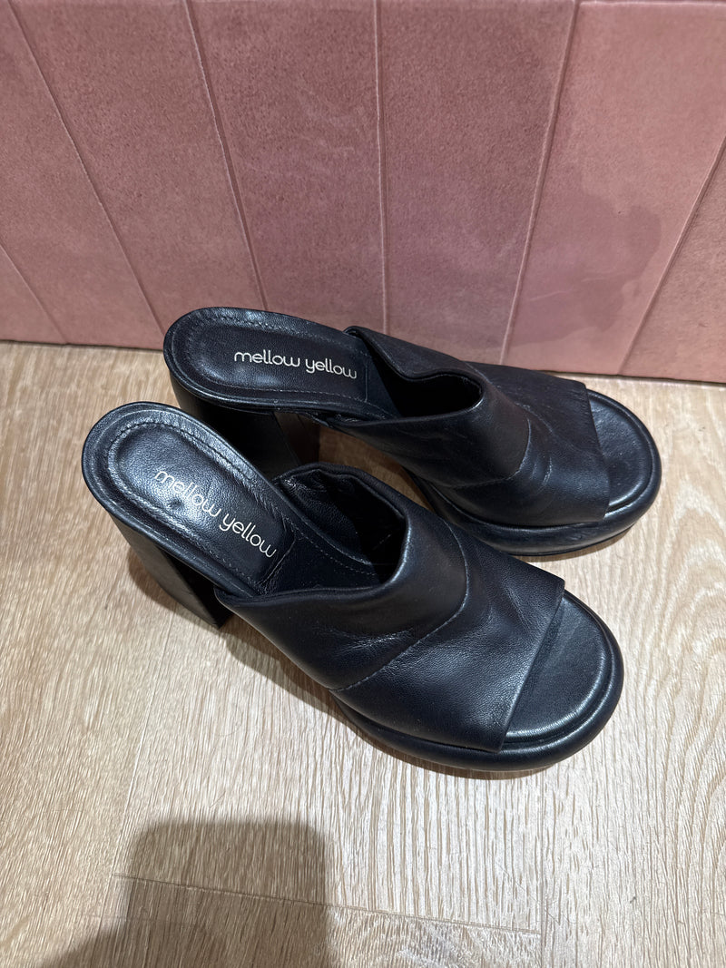 Mules à talons mellow yellow T.36