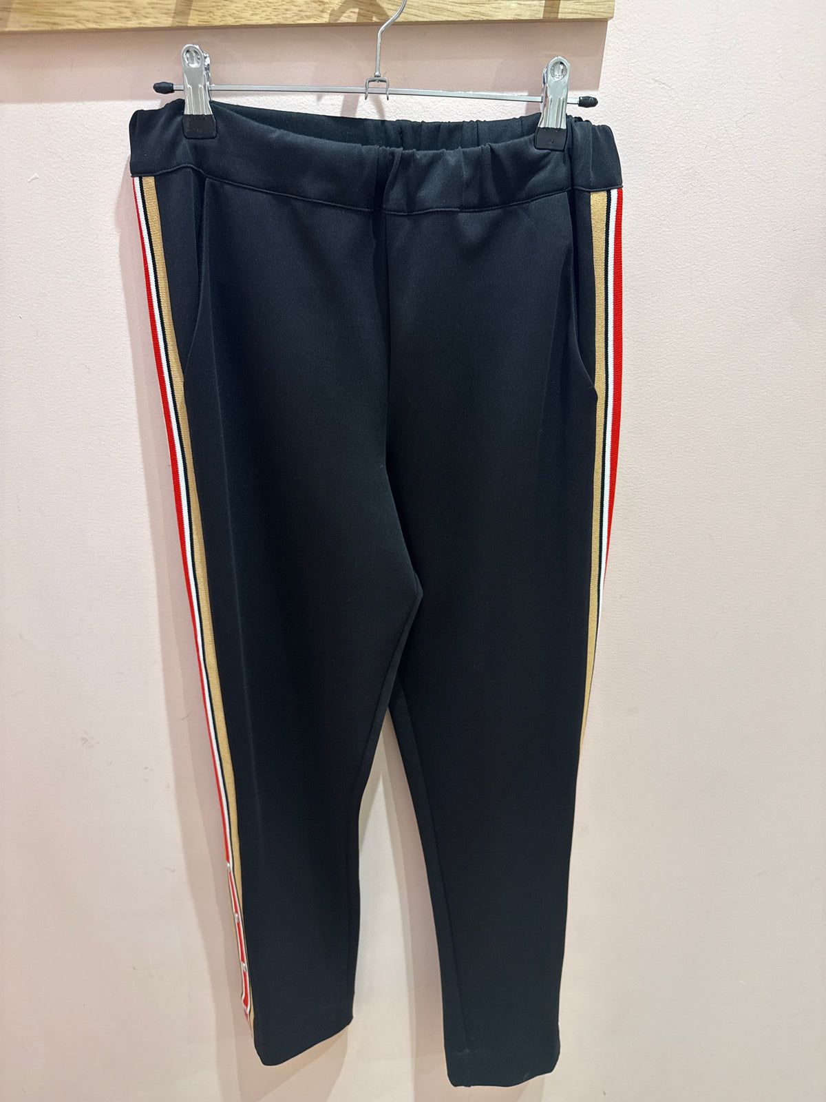 Pantalon noir Maje bandes rouges - noir, bandes rouges - T.S