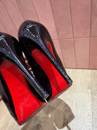 Escarpins Christian Louboutin T.38 vernis 04/10