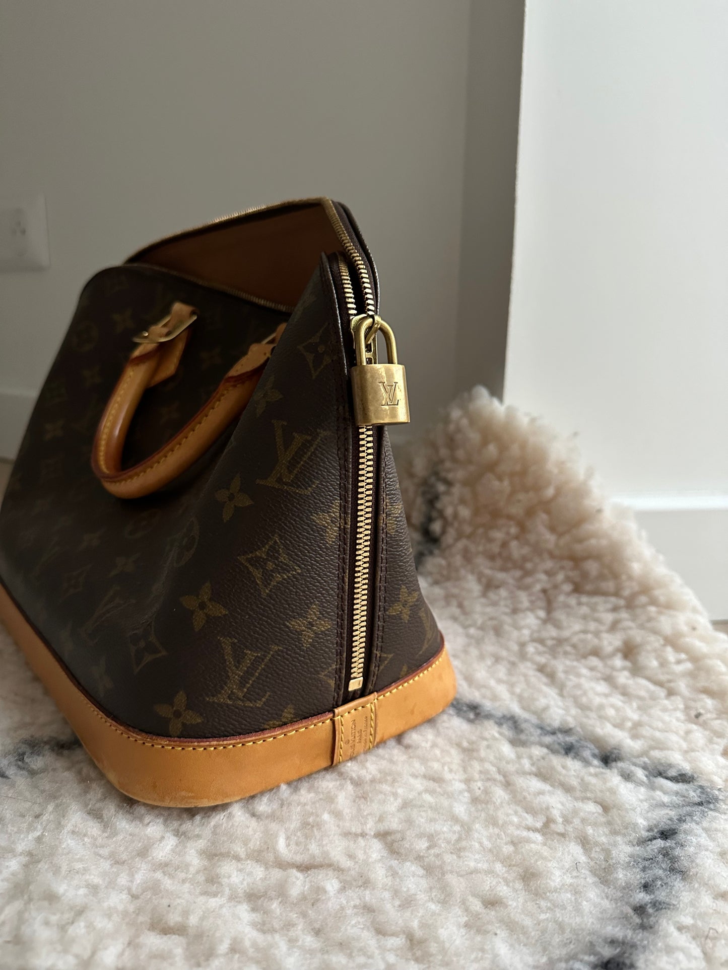 Sac Louis Vuitton modèle Alma