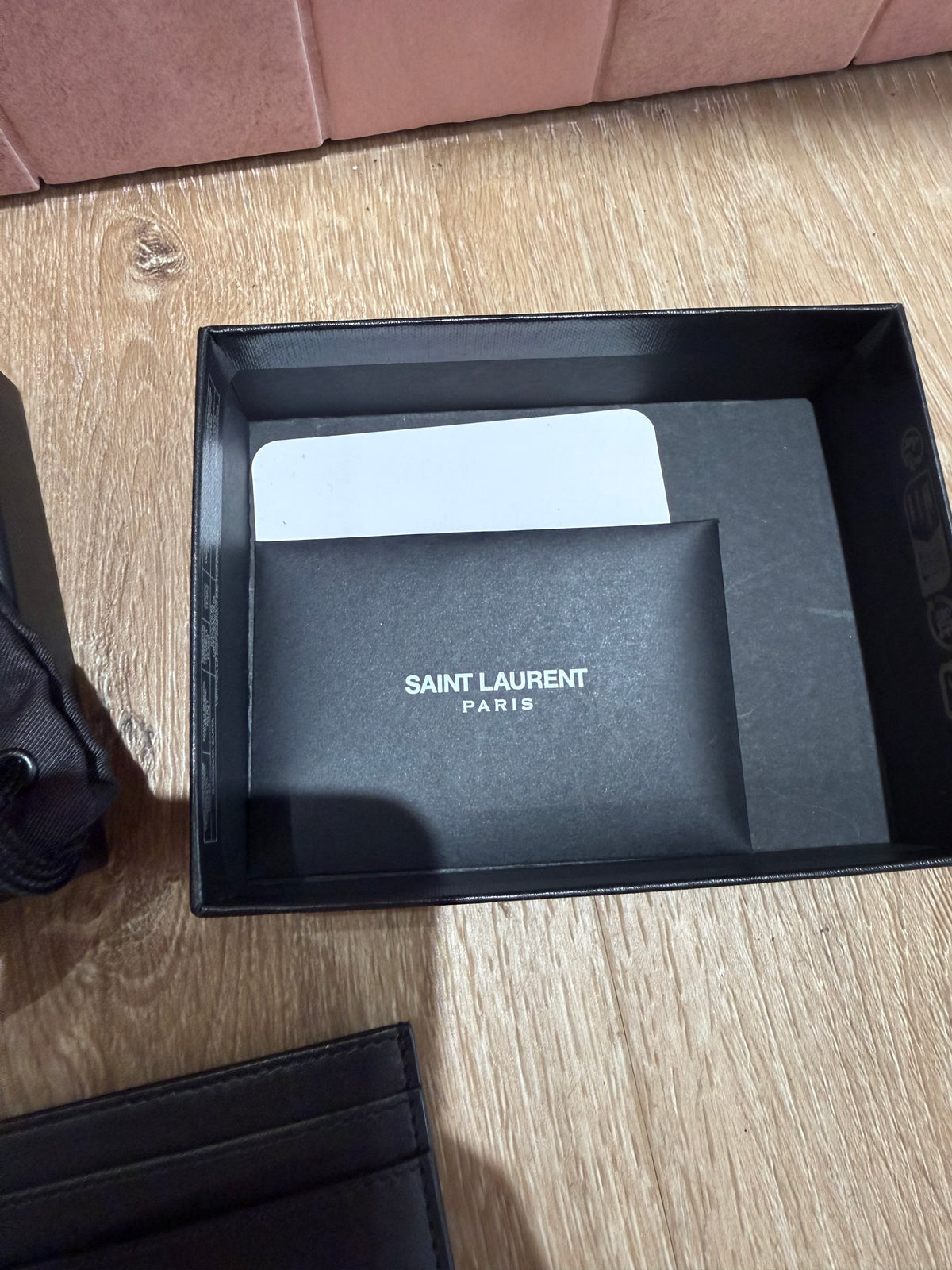Yves Saint Laurent noir cuir 30/06