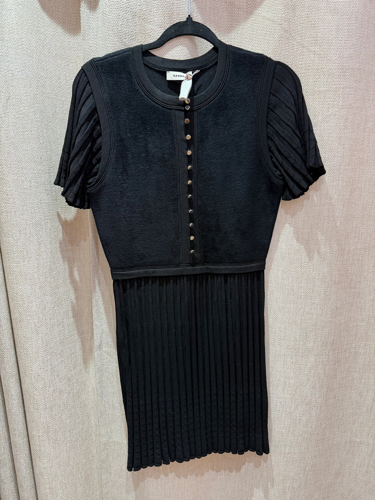 Robe noire Sandro T.40 04/10