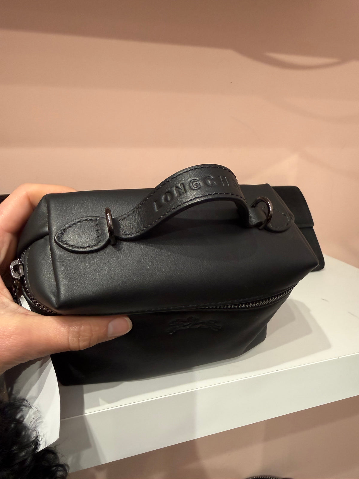 grande pochette noir longchamp doublure grise cuir